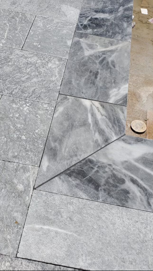 Cobblestone paver patio